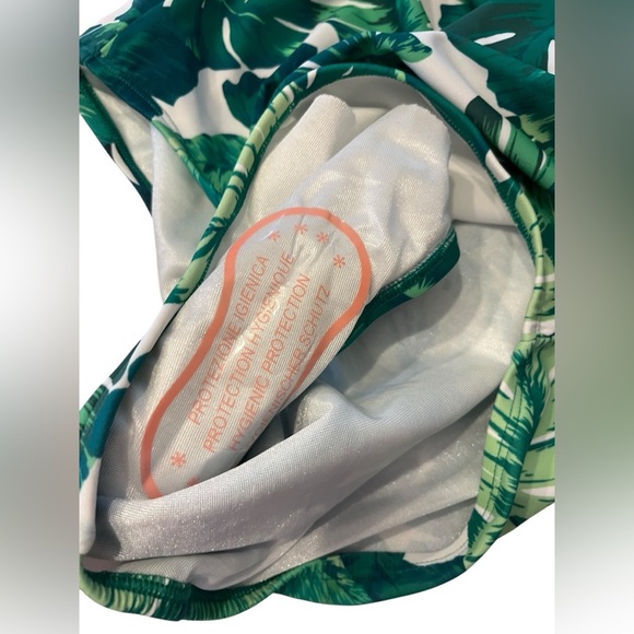 NWT Miraclesuit Sanibel Size 16 One Piece Tropical Colorful Swimsuit Underwire - Picture 5 of 7